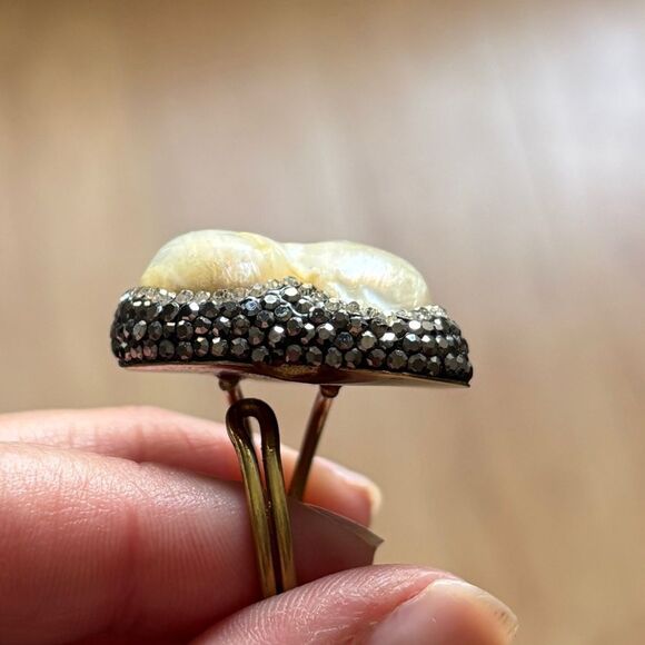 Vintage Statement Pearl Baroque Cocktail ring. - Picture 7 of 9